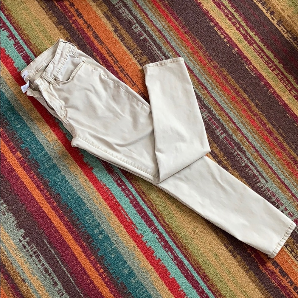 Women’s khaki pants